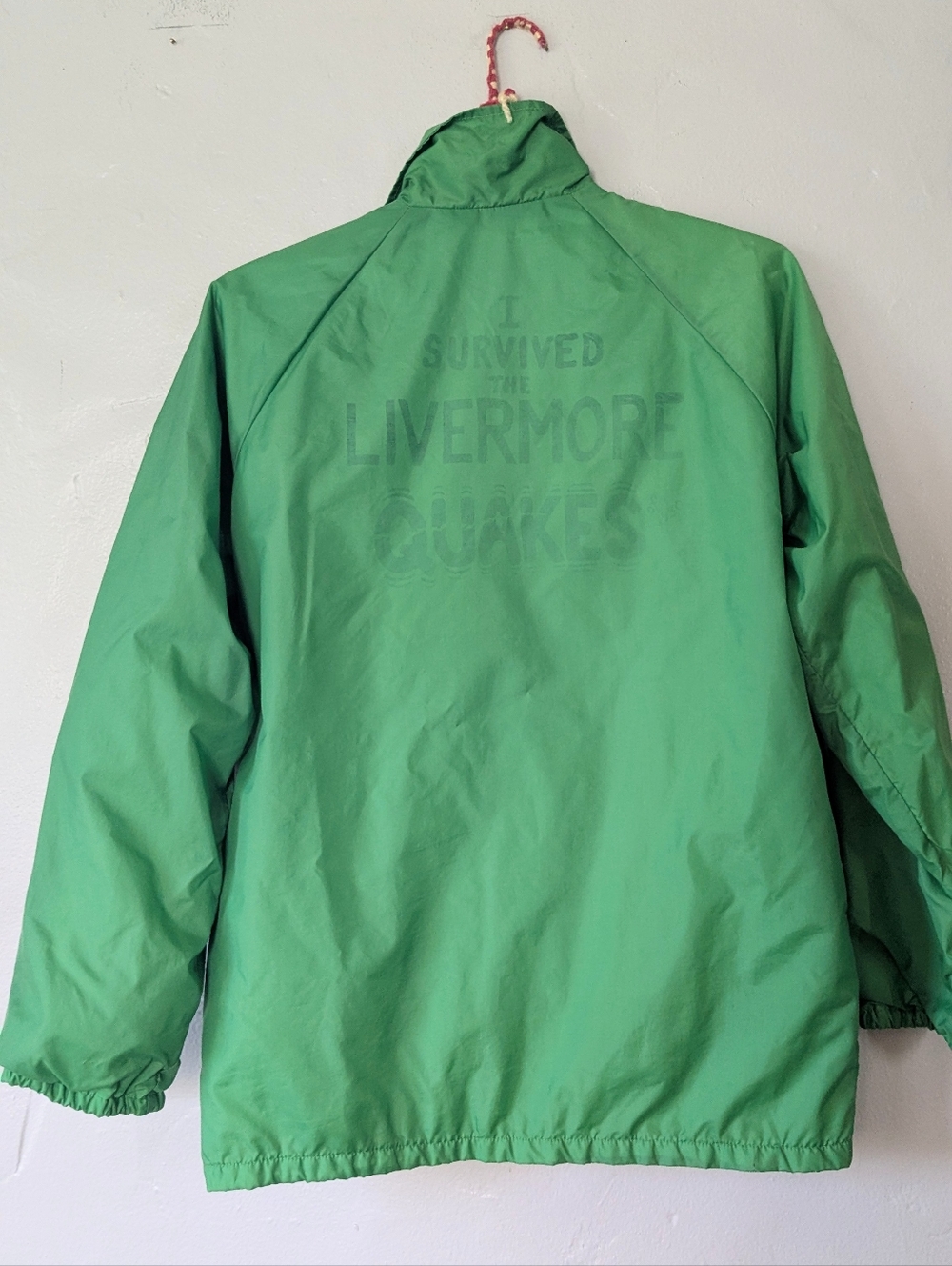 VINTAGE 1980 Montgomery Ward "I Survived Livermore Quakes" Coach Jacket
